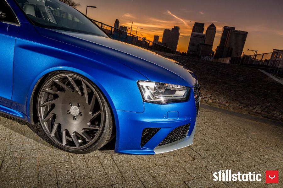 Детали экстерьера Audi RS4 Avant on Vossen Wheels (VLE1) 2016 года  (фото 3 из 24)